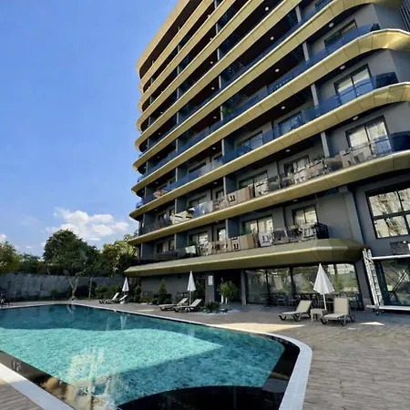 Royal Grand Exclusive Luxury Residence *