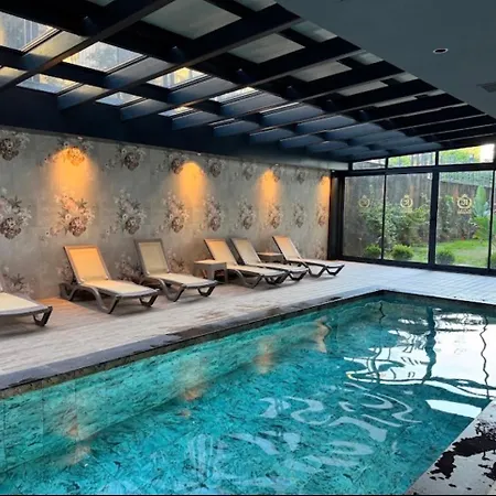 Royal Grand Exclusive Luxury Residence *